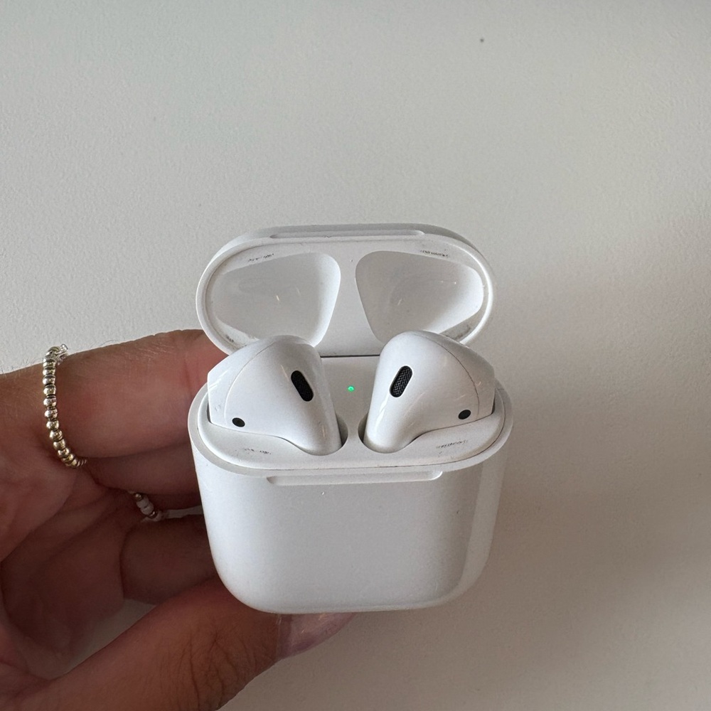 AirPods